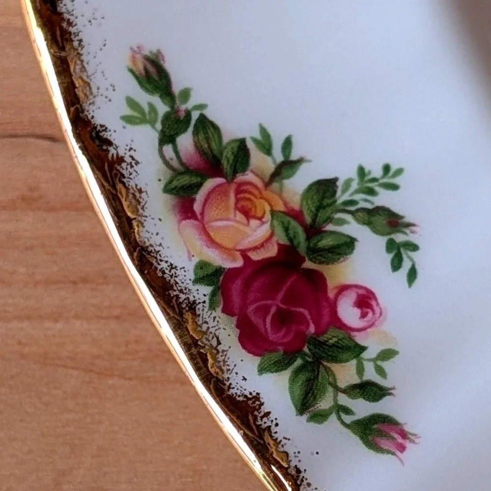 Royal Albert Old Country Roses 12pc Set Service for 4 Dinner Salad Saucer Plates